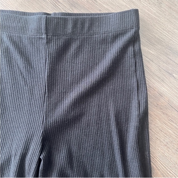 MATE the Label SET Tencel Rib High Rise Cropped
Flare Pants and tank top - Picture 3 of 7